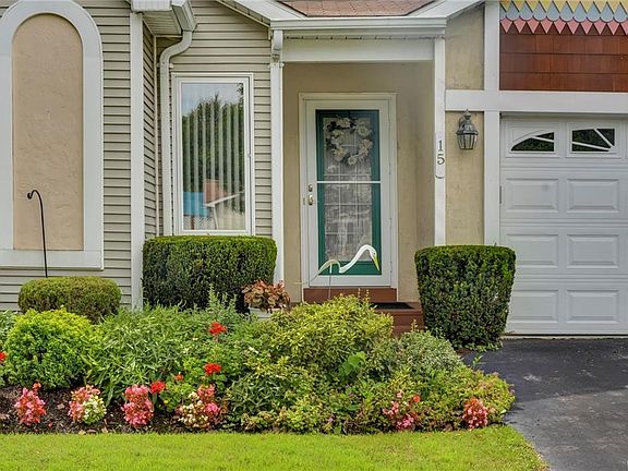 2nd image of 15 Sweet Bay Ln