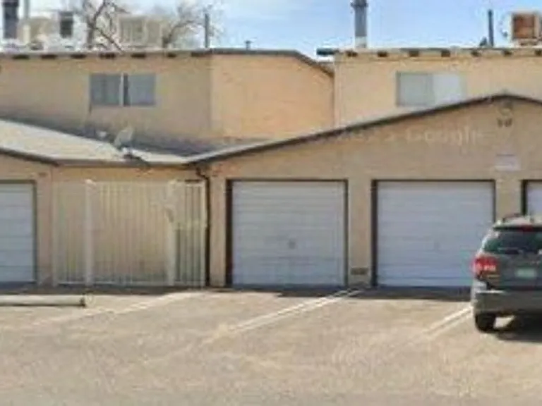 517 Vermont St NE — Photo 22