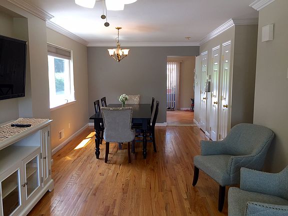 5th image of 211 Sommer Ave