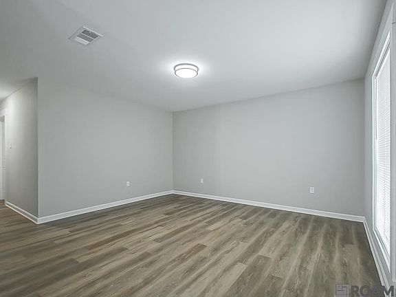 3rd image of 613 Charles Ave