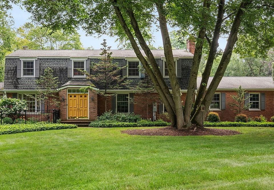 1st image of 2366 N Short Hills Dr