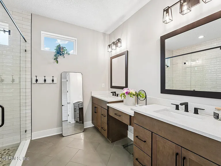 10223 Silverbrook Trl — Photo 28