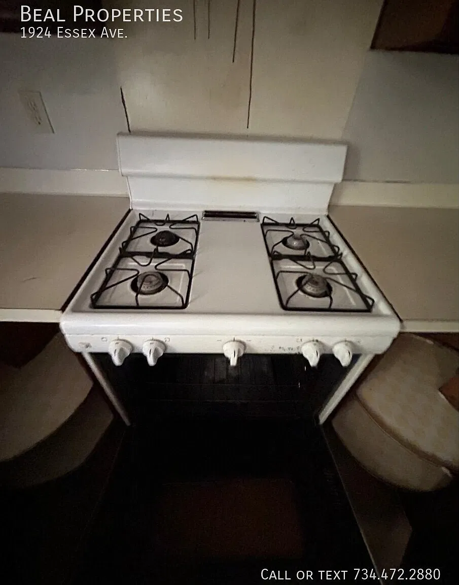 2 bed, $1,100 — Photo 3