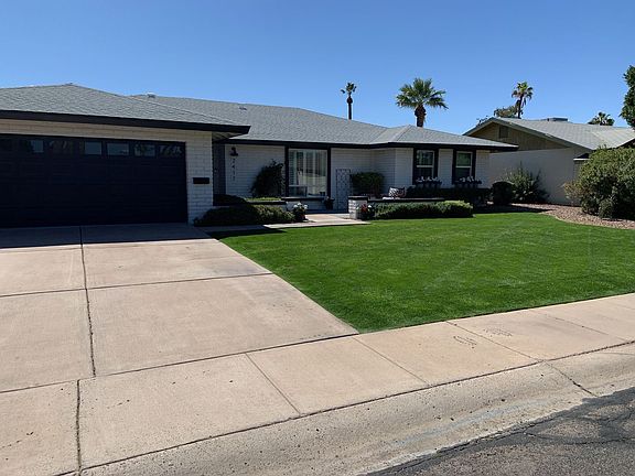 2nd image of 2417 E Loyola Dr