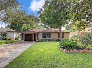 6710 Clemson St, Houston, TX 77092