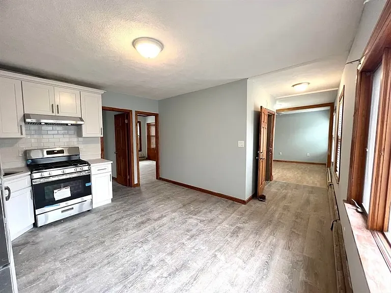 83-89 Webster Ave #2 — Photo 12