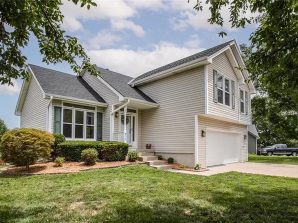 819 Porter Ridge Rd, Kearney, MO 64060