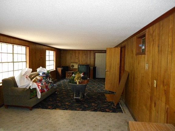 5th image of 424 Fairfax Dr