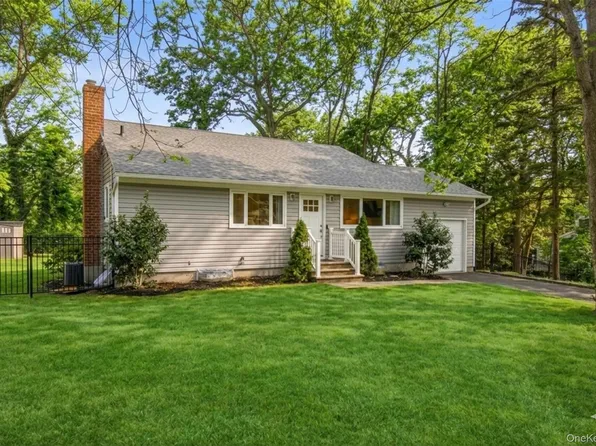 23 Gay Lore Drive, Huntington, NY 11743