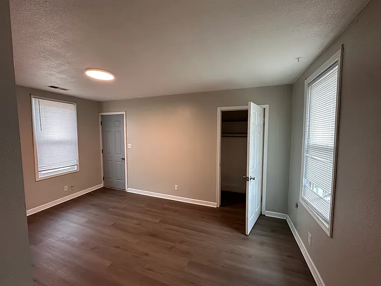 2164 Jackson St — Photo 6