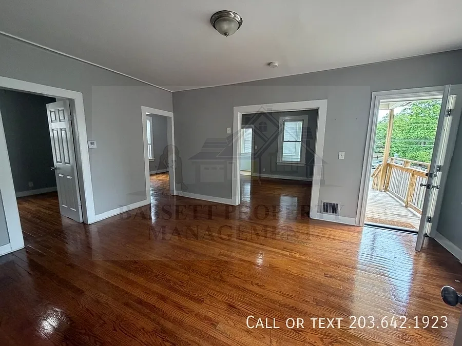 3 bed, 1.0 bath, 1000 sqft, $1,795 — Photo 4