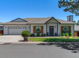 2526 SW Valleyview Dr, Redmond, OR 97756