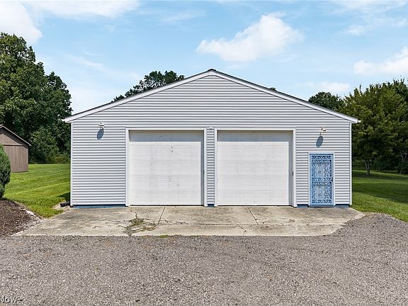 4th image of 10685 Scotts Corners Rd