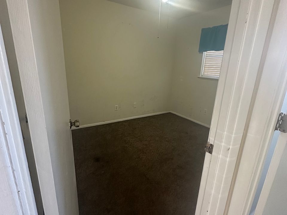 1st image of 5201 Lee Dr #5205