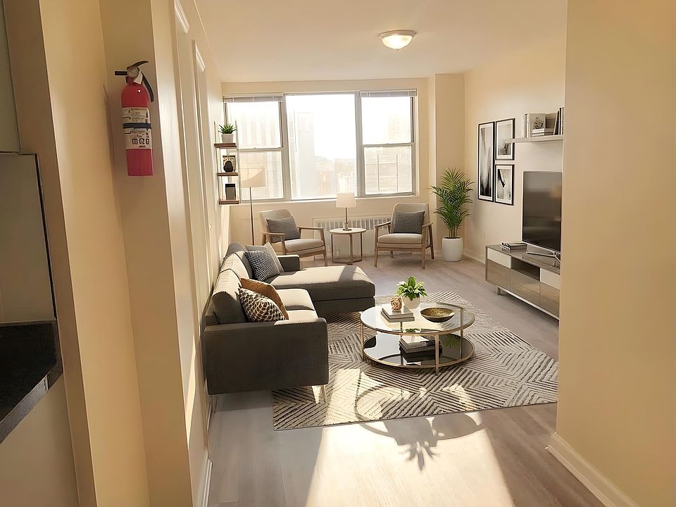 2nd image of 88-15 168th St #814