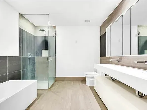 540 West 49th Street 406N image 3 of 12