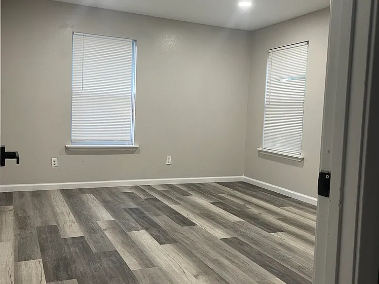 1107 Basin St #A — Photo 13