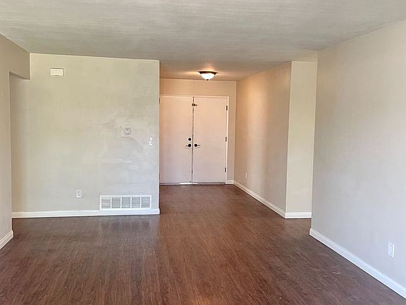 3rd image of 8520 Parkbrook Ln