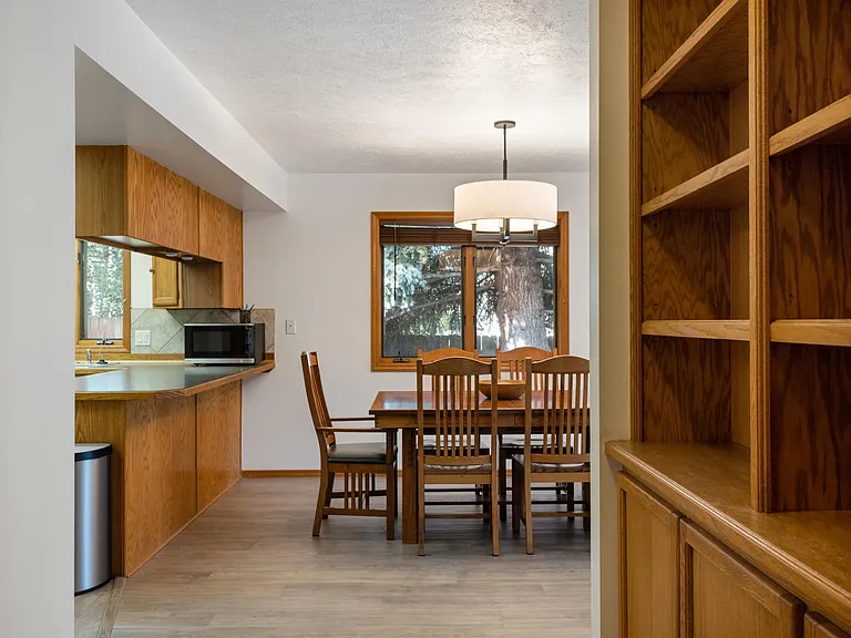 1711 W Koch St — Photo 14