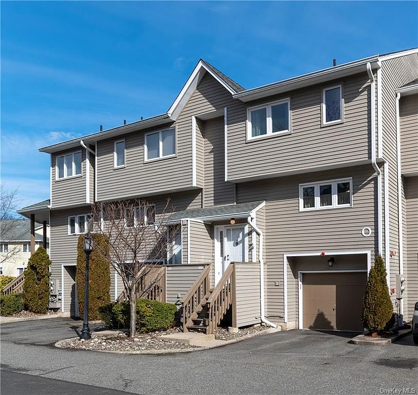 100 Village Green, Bardonia, NY 10954 Zillow