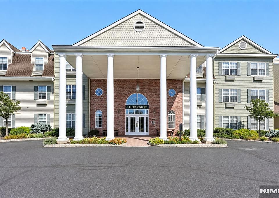 1st image of 9225 Richmond Road #225