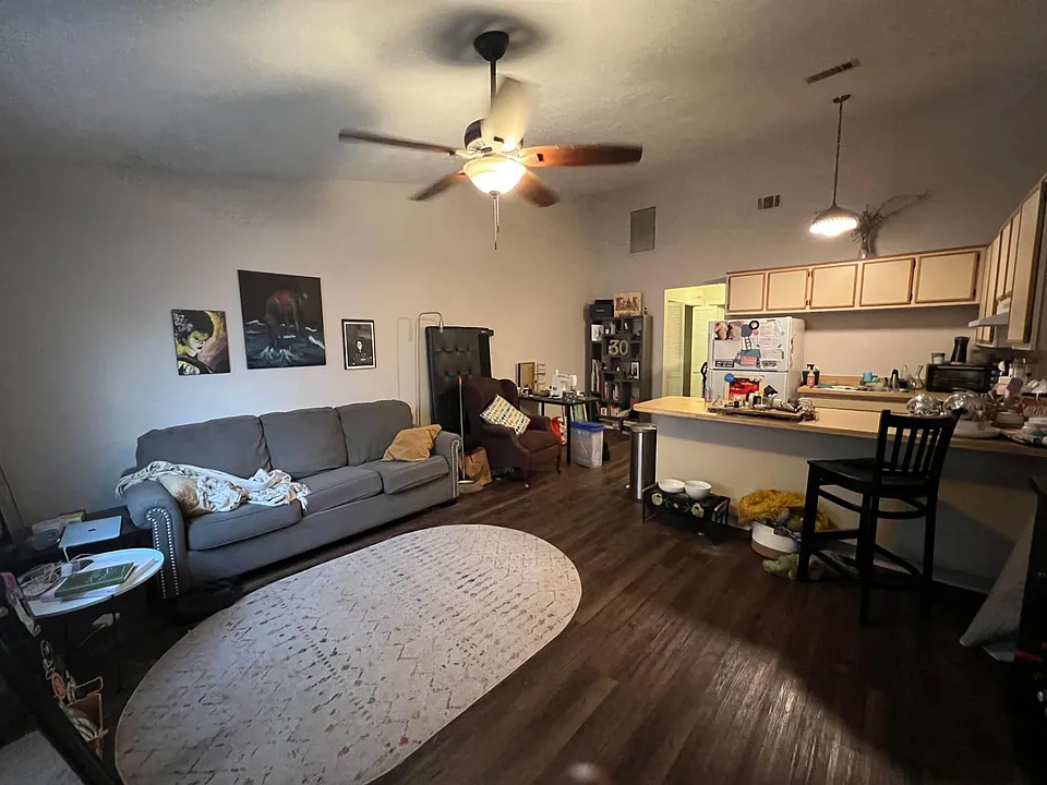 2097 Continental Ave