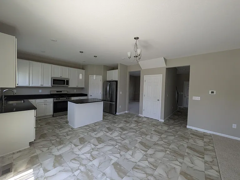 9013 Hawk Hill Way — Photo 6