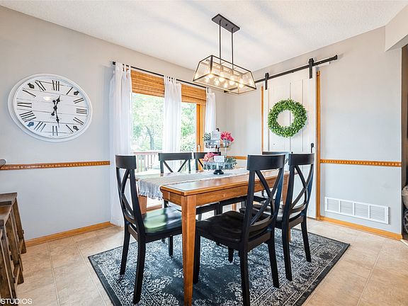 3rd image of 508 S Veverka Dr