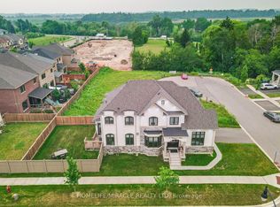 4 Vineyard Dr, Brampton, ON L6Y1P3