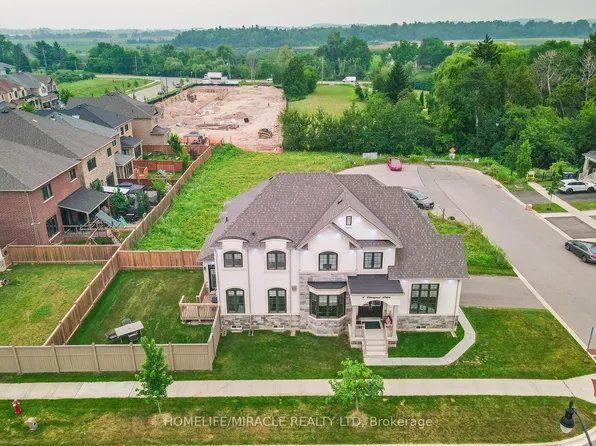 4 Vineyard Dr, Brampton, ON L6Y 1P3