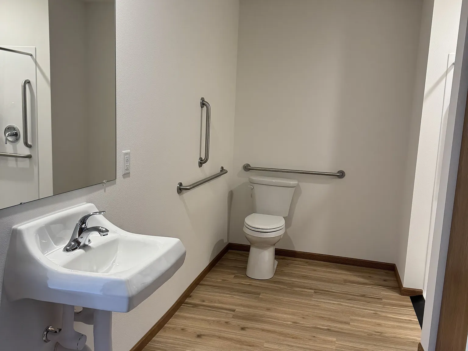 Carver Flats - 414 - ADA — Photo 4