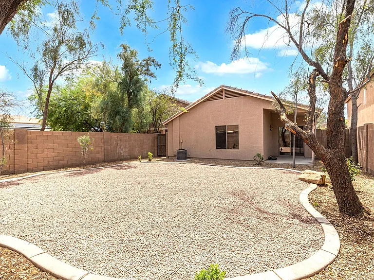 42780 W Sunland Dr — Photo 19