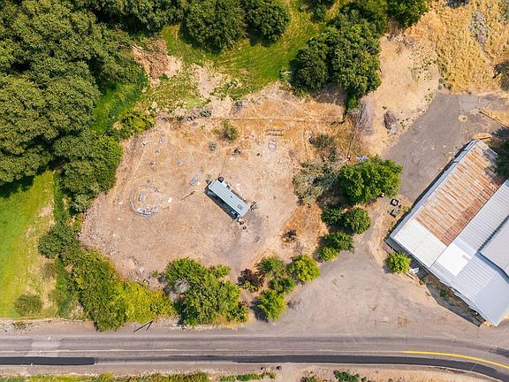 4th image of 553 Weikel Rd