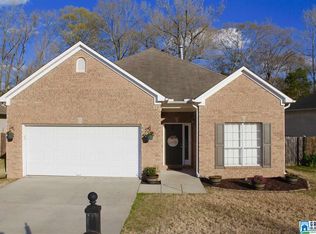 307 Park Village Dr, Alabaster, AL 35007