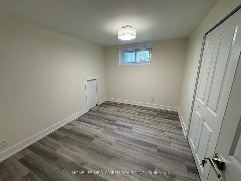 47 Shropshire Dr — Photo 8