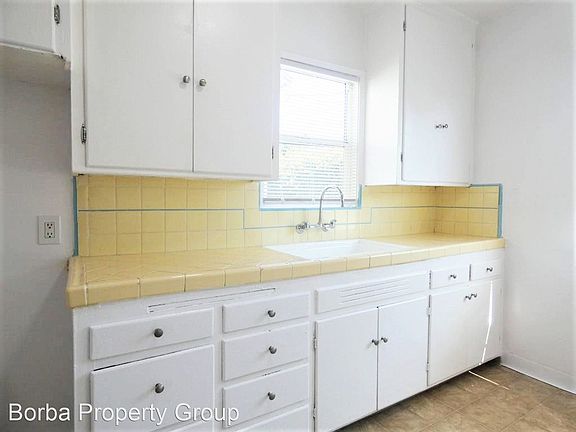 2nd image of 1830 1/2 Locust Ave #11400073
