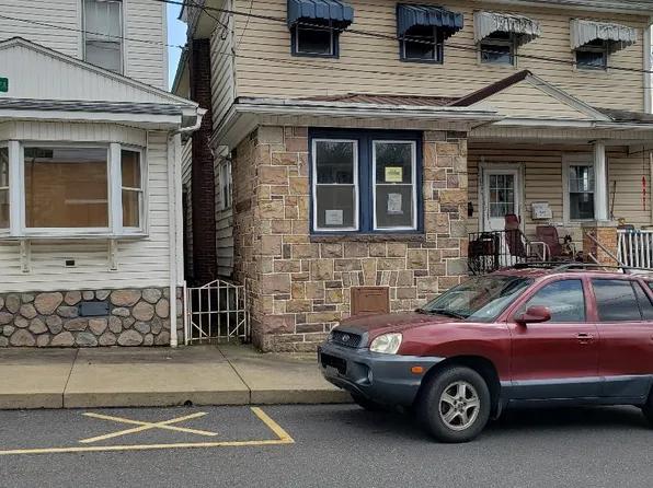 502 W Girard St, Mount Carmel, PA 17851