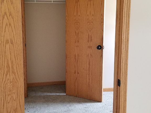 2nd image of 961 Belmont Ave