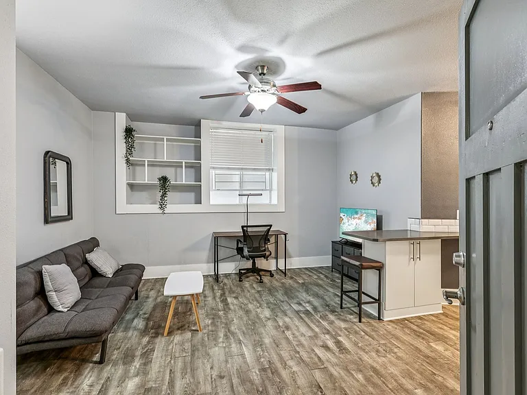 CENTER VIEW APARTMENTS- LIVE YOUR BEST LIFE HERE! — Photo 22