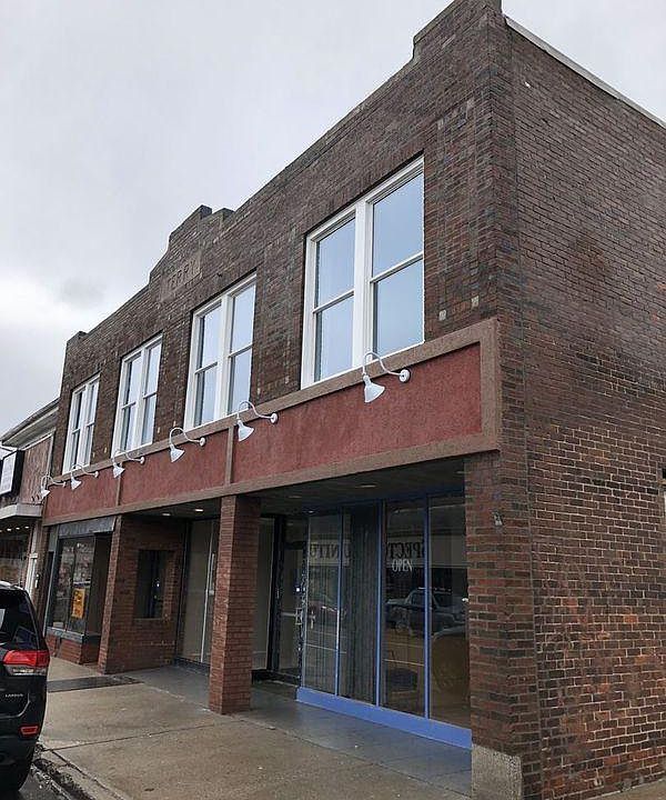2nd image of 366 Main St Ste E