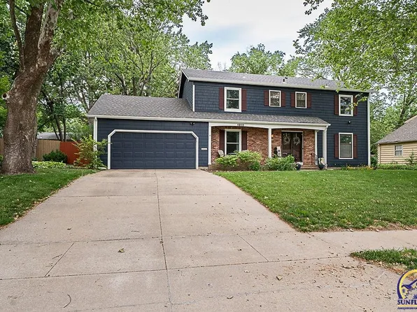 1910 SW 32nd Ter, Topeka, KS 66611