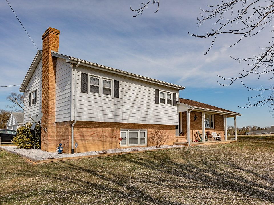 1st image of 12 Tulipwood Ln