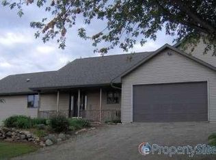 8443 Samuel Dr, Larsen, WI 54947