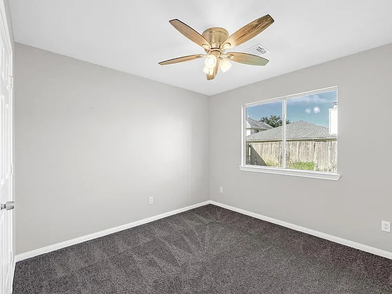 4018 Floral Way Ct — Photo 15