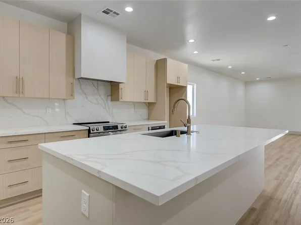 1871 S Manzanita Dr, Pahrump, NV 89048