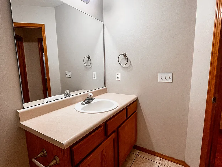 765 Stanford Ct — Photo 12