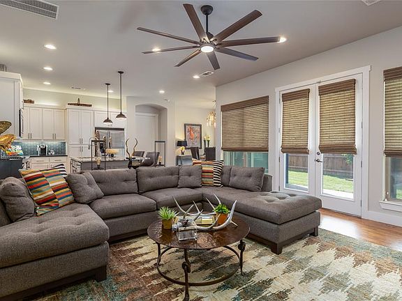 4th image of 307 Templeton Dr