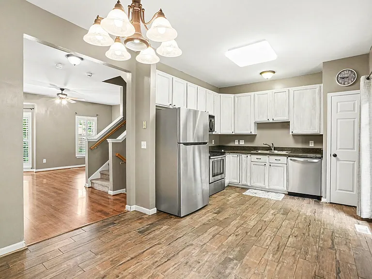 686 Huffine Manor Cir — Photo 5