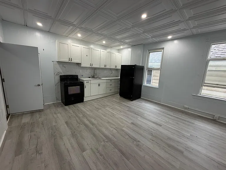 92 Carey Ave #2B — Photo 3