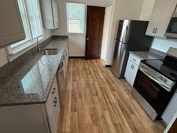 2nd image of 1731 Stevens Ave
